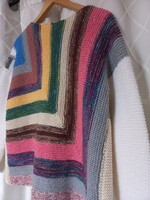 Vidám kézzel kötött kardigán