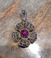 Rubin-markazit virág 925 jelzett ezüstmedál