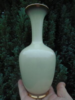 Bámulatos, letisztult porcelán majolika VÁZA  tojáshéj színben - arany szájnyílással és talppal