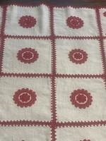 Lenvászonra hímzett, írásos terítő