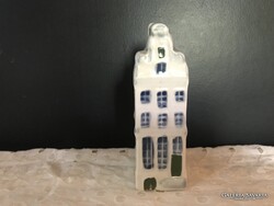 HÁZ - ALKUKÉPES - JELZETT - PORCELÁN - 12 x 5,5 x 3,5 cm - KÉZI FESTÉS - HIBÁTLAN