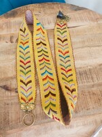 Gyönyörűen Hímzett (Cseléd Hívó)