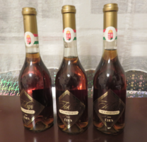 Tokaji Szamorodni 2008 édes  fehér bor, 0 5 l, 3 üveg, iható állapotban.