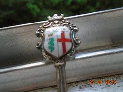 MILANO város koronás címerével és a Visconti hercegek kígyójával ezüstözött souvenir kiskanál