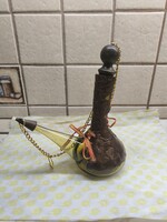 Spanyol díszüveg , bőrrel bevont karafa 2 dl-es  eladó!23 cm
