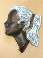 W-GERMANY PORCELÁN NŐI FALIMASZK, KÉK HAJÚ, FEKETE BŐRŰ LÁNY FALIKÉP 25.5 CM