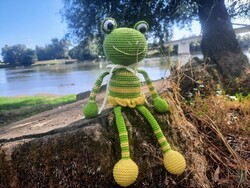 Béka kislány (amigurumi)