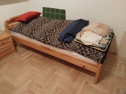 Tömör fenyő egyszemélyes ágy