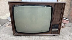 Eredeti retro VIDEOTON márkájú TV készülék - korának megfelelő állapotban