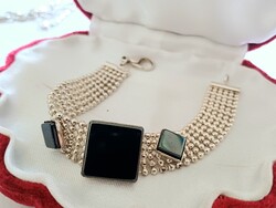 Női ezüst karkötő, hematit kővel