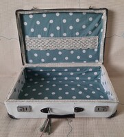 Koffer vintage régi bőrönd táska rendezvényre, fotózáshoz, vagy otthoni dísztárgynak