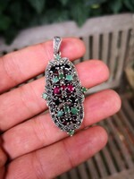 Gyönyörű smaragd, rubin, zafír köves ezüst medál