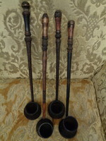 Régi népművész, kézzel  faragott, nyeles merítő poharak