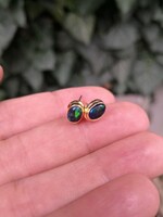 Gyönyörű opál köves, aranyozott ezüst fülbevaló