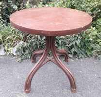 Régi Thonet asztal.