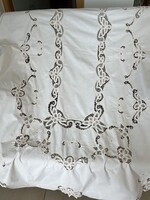 Nagyméretű, ekrü  színű pamutvászon abrosz brüsszeli csipke betétekkel, hímzéssel, 200 x 140 cm