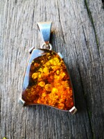 Gyönyörű borostyán köves ezüst medál