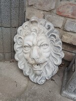 Szép kerti  Oroszlán fej vízköpő falikút vagy csobogó fali kút  kő szobor 45cm