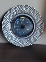 Retro magyar hőmérő kalapált fém kerettel
