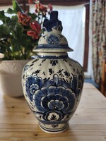 Delfti fedeles váza Fo kutyával