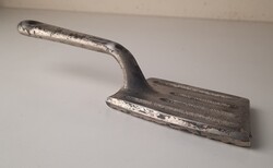 Art Deco öntött vas húsklopfoló