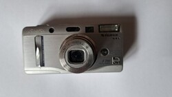 Fujifilm FinePix F700, made in Japan around 2003. functionality unknown!!!
