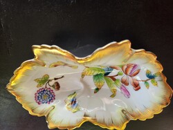 Herendi Viktória mintás porcelán tál (levélforma, arany szegéllyel)
