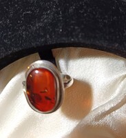 Ezüst gyűrű cherry borostyánnal