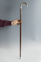 Ezüst markolatú sétabot füzéres dekorral (25-0025)