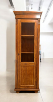 Ónémet könyves keskeny  tárolos vitrin, szekrény polcos tálaló