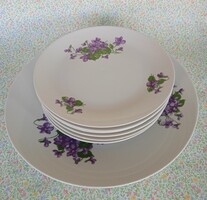 Ibolyás Jlmenau tányér sütis + kínáló