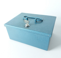 Vintage pénzkazetta, széf, zárható páncél doboz közepes méretű ELZETT 1980-as évek