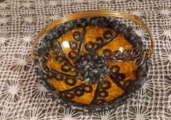 Kerámia tál fém füllel