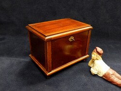 Mahagóni antik fa doboz működő zárral, kitűnő állapotban