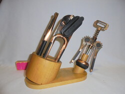 Bontó készlet tartóban - dugóhúzó, dió, mogyoró törő, konzervnyitó