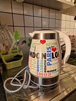 Klarstein, hibátlan vízforraló, oldalán Európa fővárosainak nevével