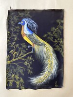 PARADICSOMMADÁR JELZETT FESTMÉNY, FEKETE SELYEM ANYAGON 62 X 45 CM