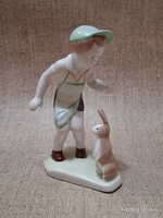 Aquincum porcelán kisfiú nyuszival, 14 cm