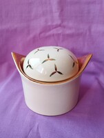 Bukrán Edit. Kerámia. Doboz, bombonier vagy ékszertartó.