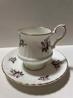 ROYAL WINDSOR VINTAGE TEÁSCSÉSZE ÉS CSÉSZEALJ VIRÁGZÓ IBOLYÁK