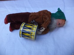 Retro kulcsos fém dobolós figura (5605)