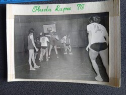 D208895 Női kézilabda    Óbuda Kupa -1976  KÉV METRO - KHV  1976 január 25