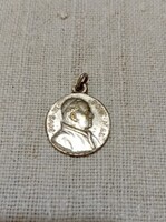 Ezüstözött Pius Pápa medál