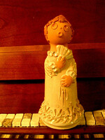 ASZK -  Antalfiné Szente Katalin - legyezős kislány kerámia  - Art&Decoration