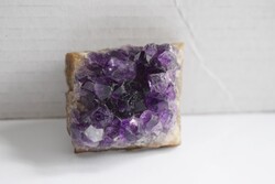 Kvarc , Ametiszt , ásvány , drágakő , 3,5 x 3 x 1,8 cm