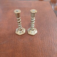 Pompás régi miniatűr réz gyertyatartó pár I. (5,4x2,5 cm)