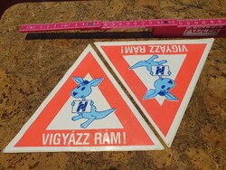 Retro hungária biztosítós matrica darabra dekoráció szocreál cséb casco vigyázz rám