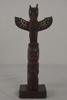 Boma kanadai totem fa szobor A155