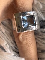 50-es  luxus kék köves ródiumozott, Ezüst gyűrű 10 gramm hibátlan, jelzett! Ékszerész által polírozo