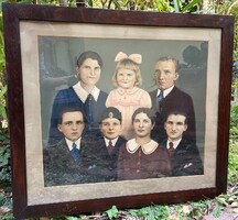 Régi családi kép nyomat színes eredeti keretében dekoráció